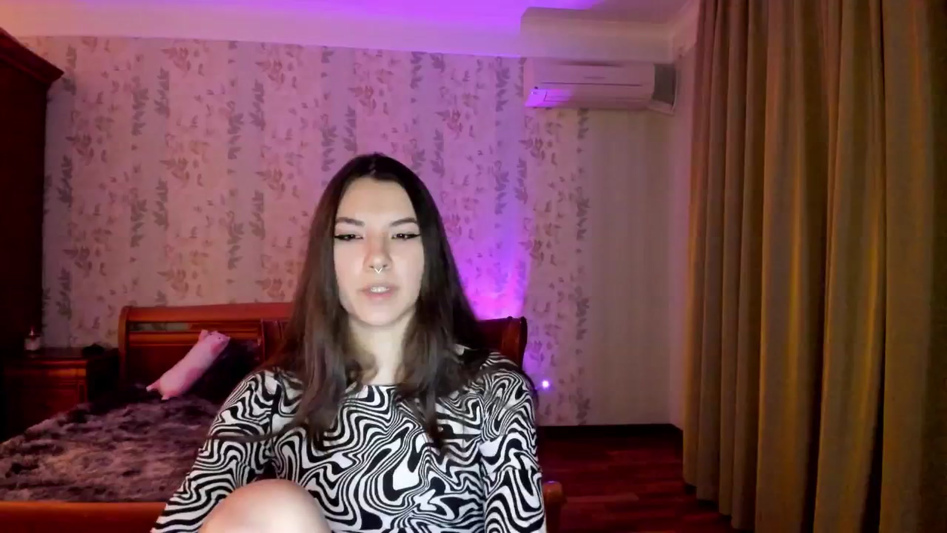 Gallery image thumbnail from AmnesiaGirl1's myfreecams stream on, 11/24/2024, 01:14 image 3 of 20