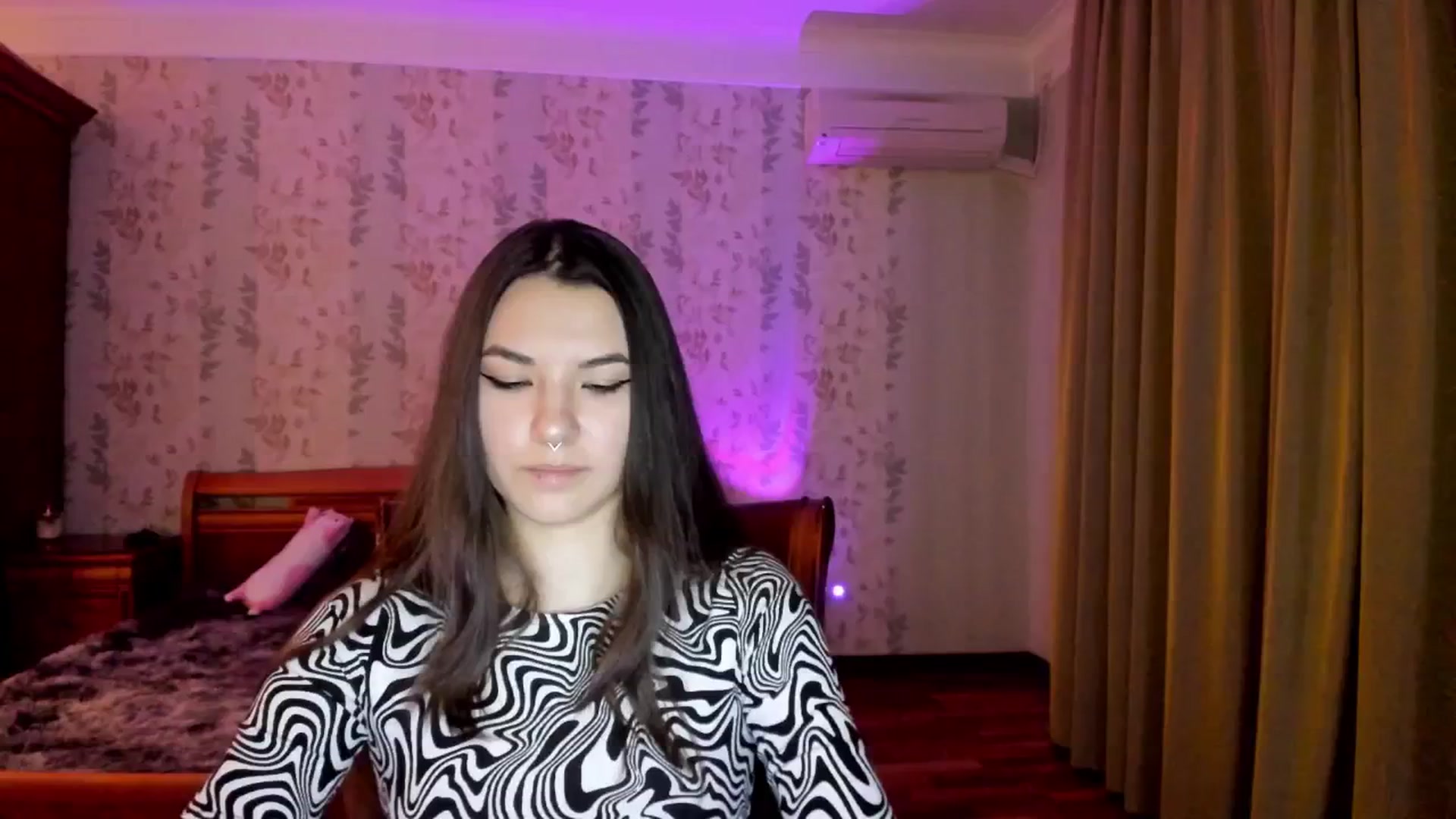 Gallery image thumbnail from AmnesiaGirl1's myfreecams stream on, 11/24/2024, 01:14 image 6 of 20