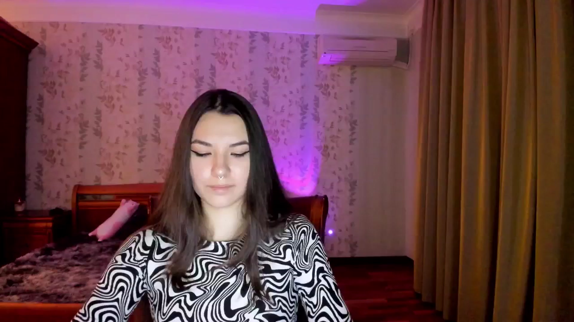 Gallery image thumbnail from AmnesiaGirl1's myfreecams stream on, 11/24/2024, 01:14 image 13 of 20