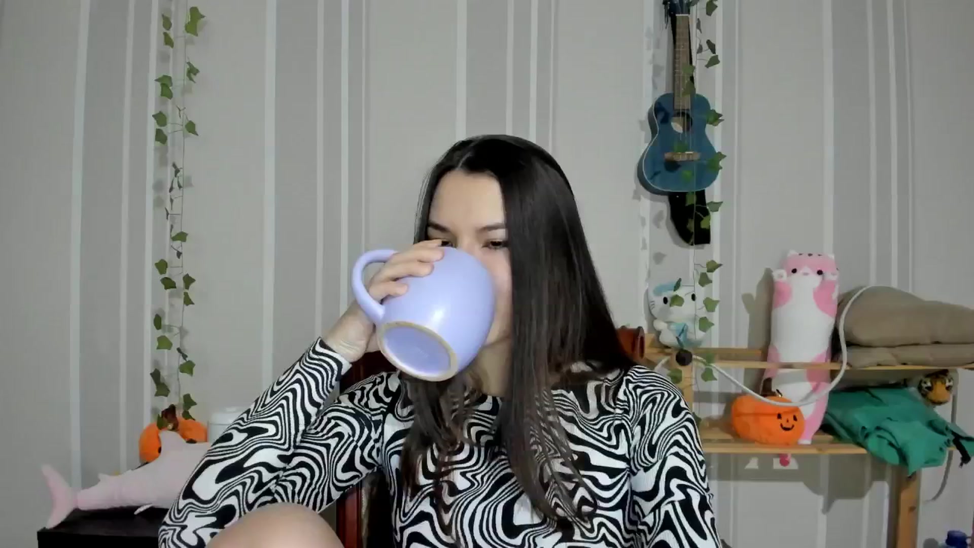 Gallery image thumbnail from AmnesiaGirl1's myfreecams stream on, 11/29/2024, 15:21 image 13 of 20
