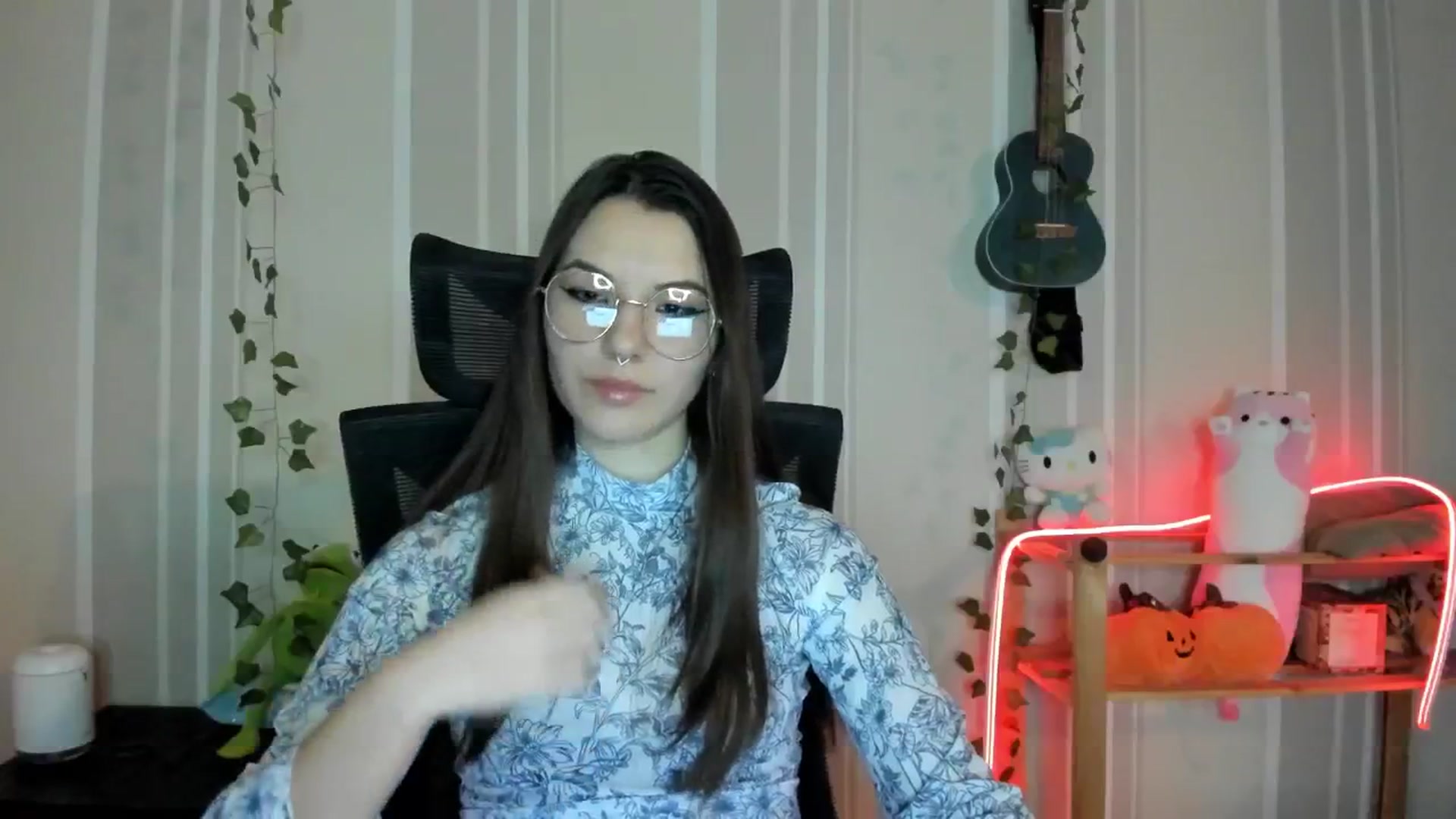 Gallery image thumbnail from AmnesiaGirl1's myfreecams stream on, 12/10/2024, 13:25 image 13 of 20