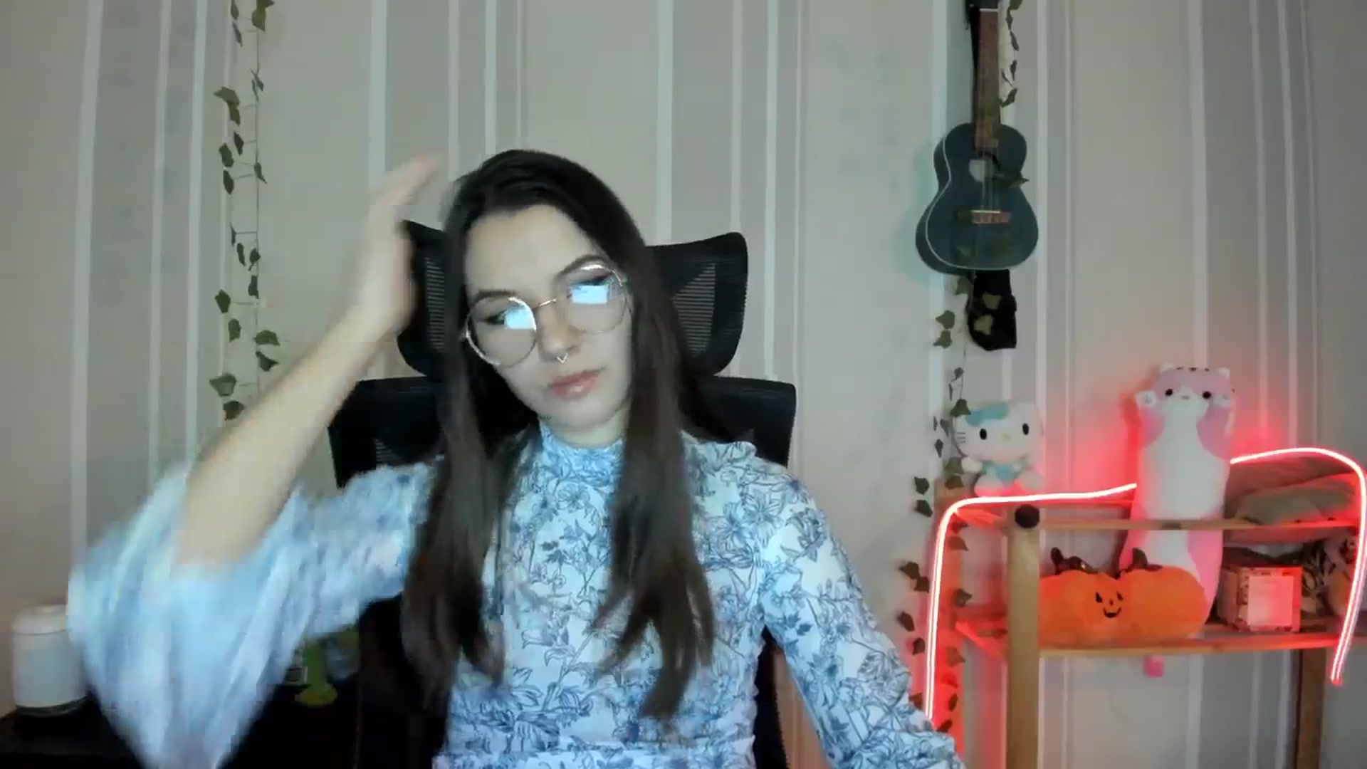 Gallery image thumbnail from AmnesiaGirl1's myfreecams stream on, 12/10/2024, 13:25 image 12 of 20