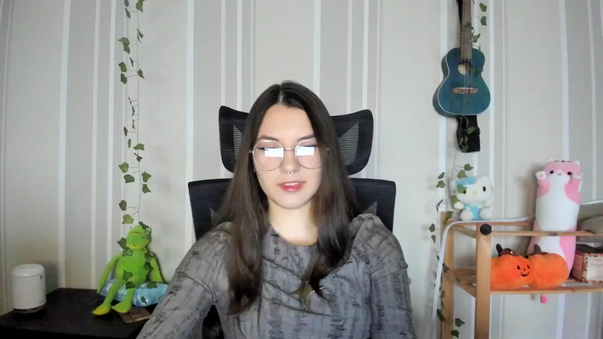 Gallery image thumbnail from AmnesiaGirl1's myfreecams stream on, 12/11/2024, 13:01 image 13 of 20