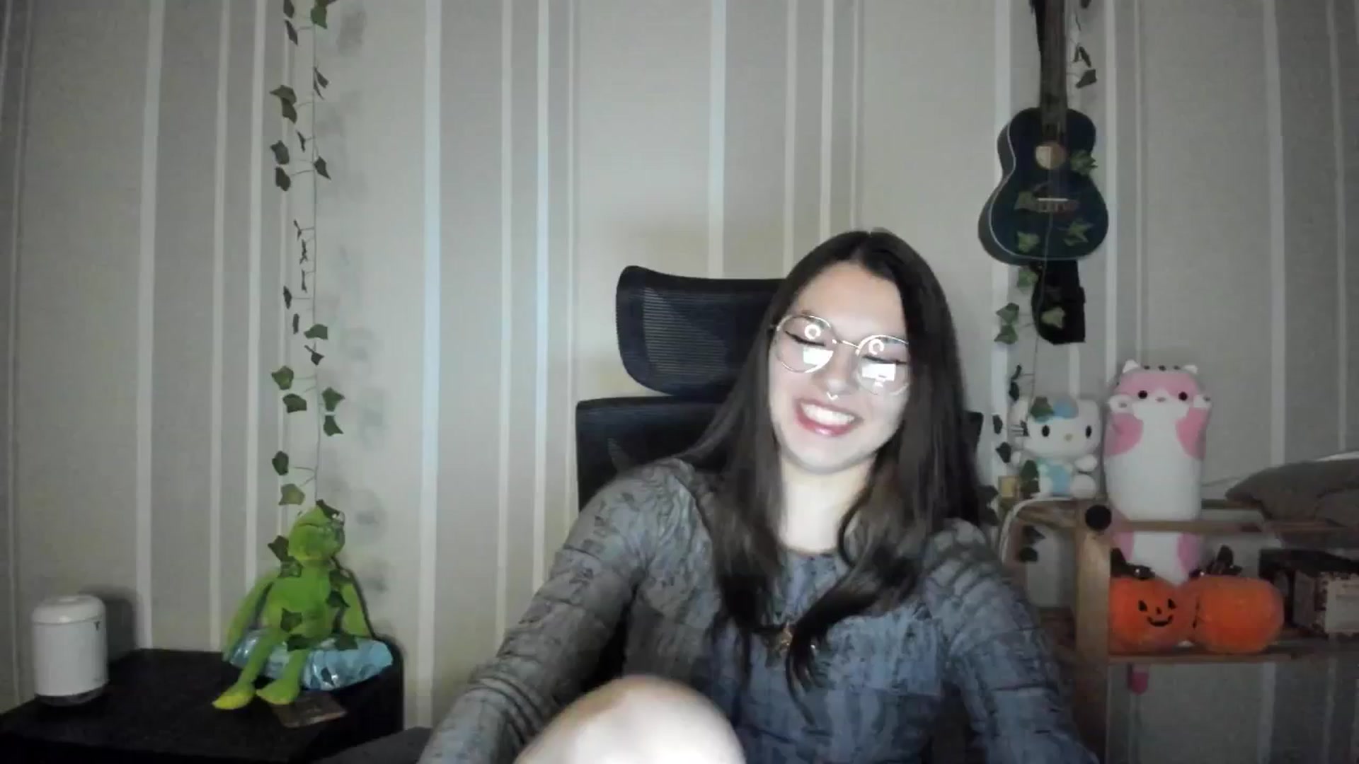 Gallery image thumbnail from AmnesiaGirl1's myfreecams stream on, 12/11/2024, 14:24 image 11 of 20