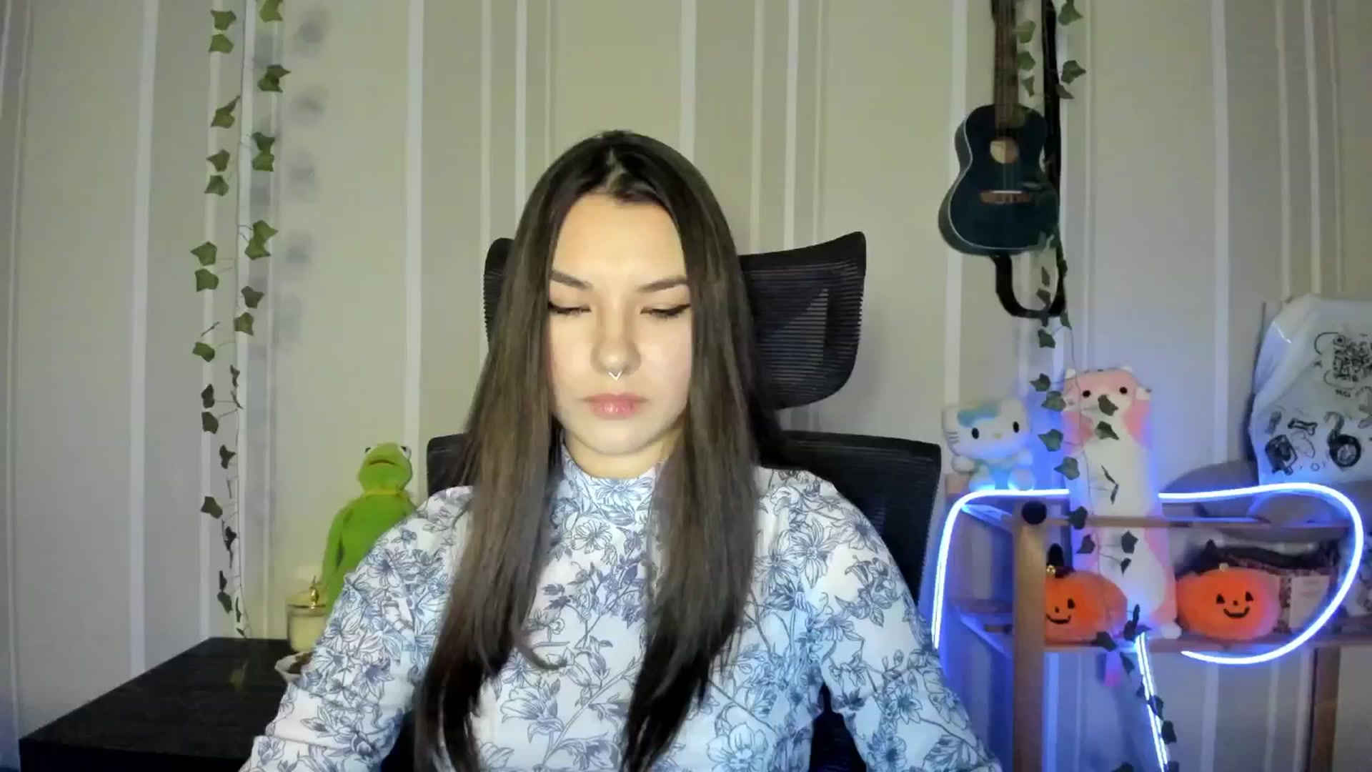 Gallery image thumbnail from AmnesiaGirl1's myfreecams stream on, 12/18/2024, 15:18 image 12 of 20