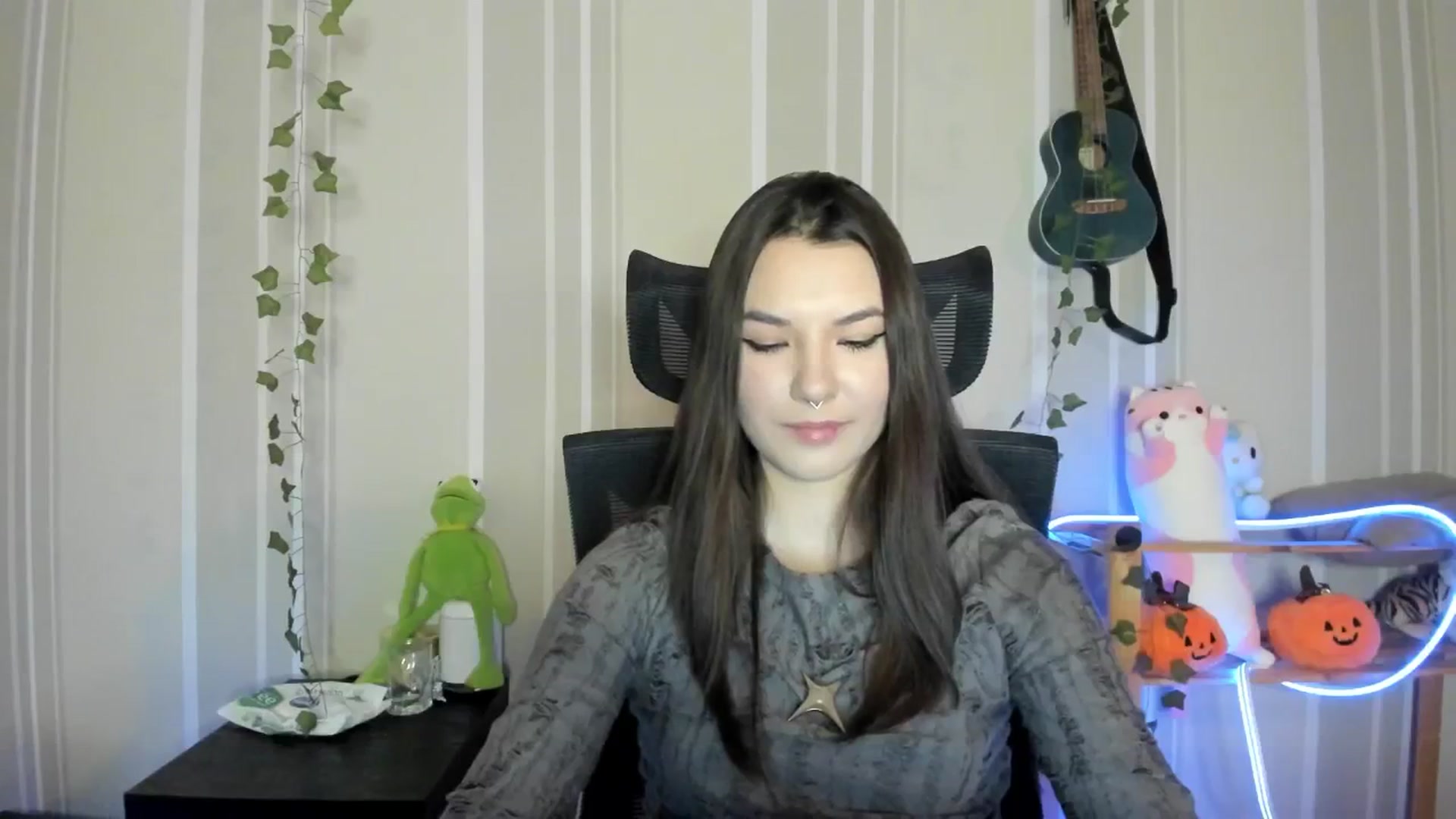 Gallery image thumbnail from AmnesiaGirl1's myfreecams stream on, 12/20/2024, 14:50 image 12 of 20