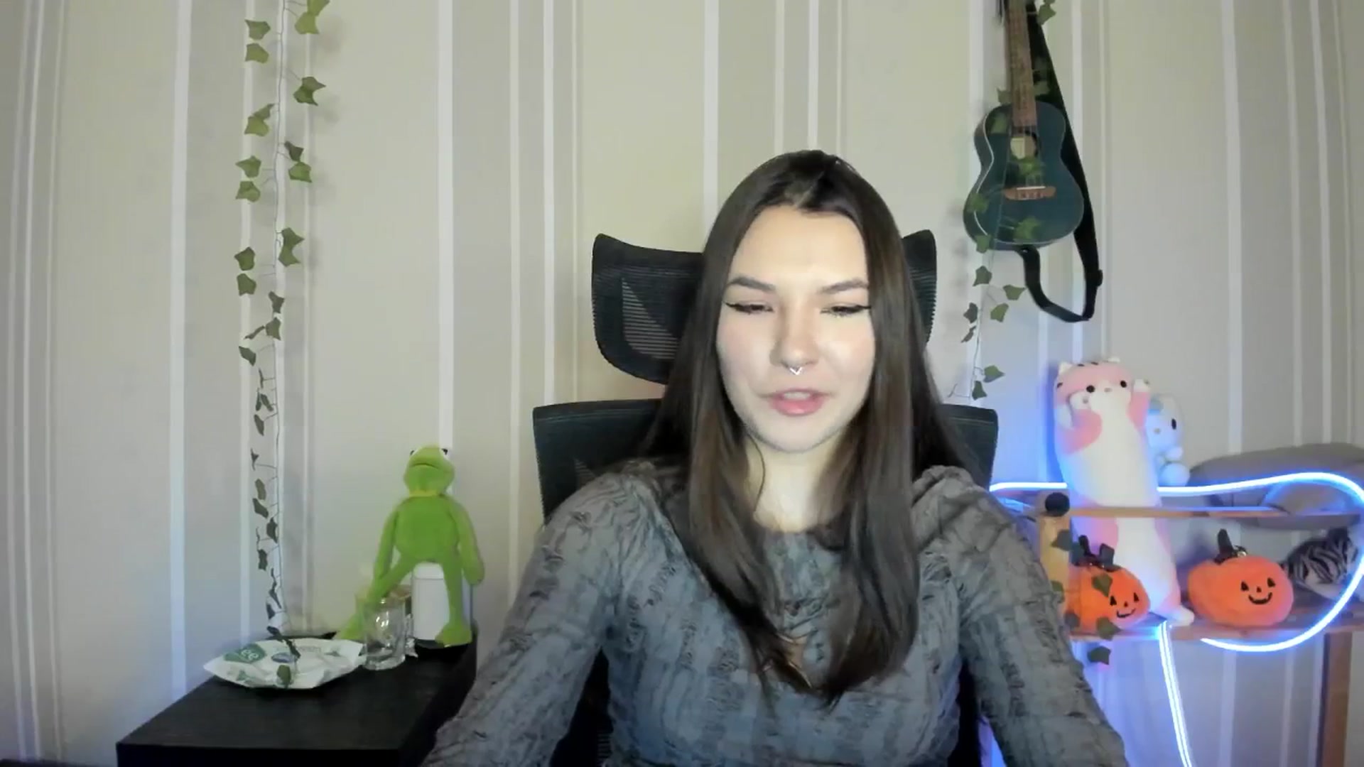 Gallery image thumbnail from AmnesiaGirl1's myfreecams stream on, 12/20/2024, 14:50 image 6 of 20