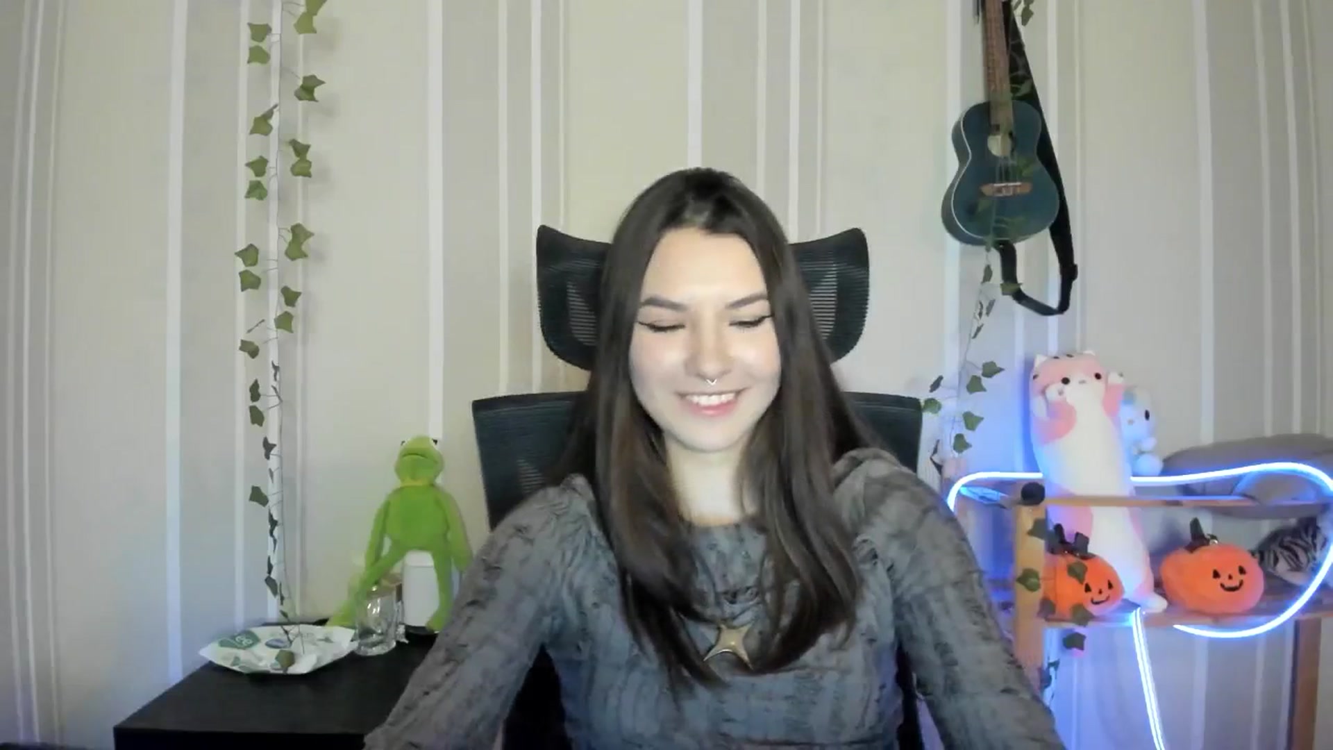 Gallery image thumbnail from AmnesiaGirl1's myfreecams stream on, 12/20/2024, 14:50 image 4 of 20