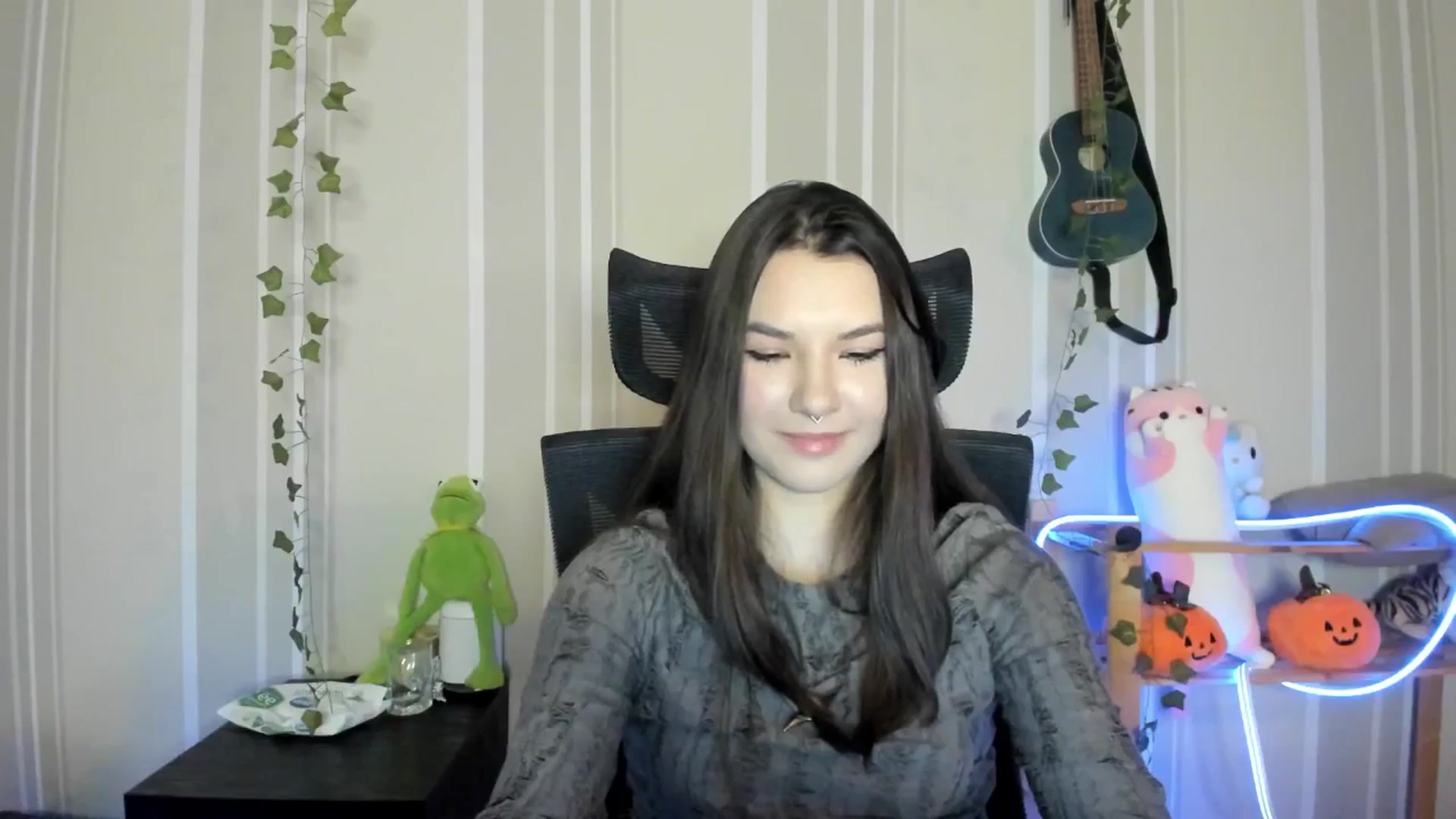 Gallery image thumbnail from AmnesiaGirl1's myfreecams stream on, 12/20/2024, 14:50 image 16 of 20