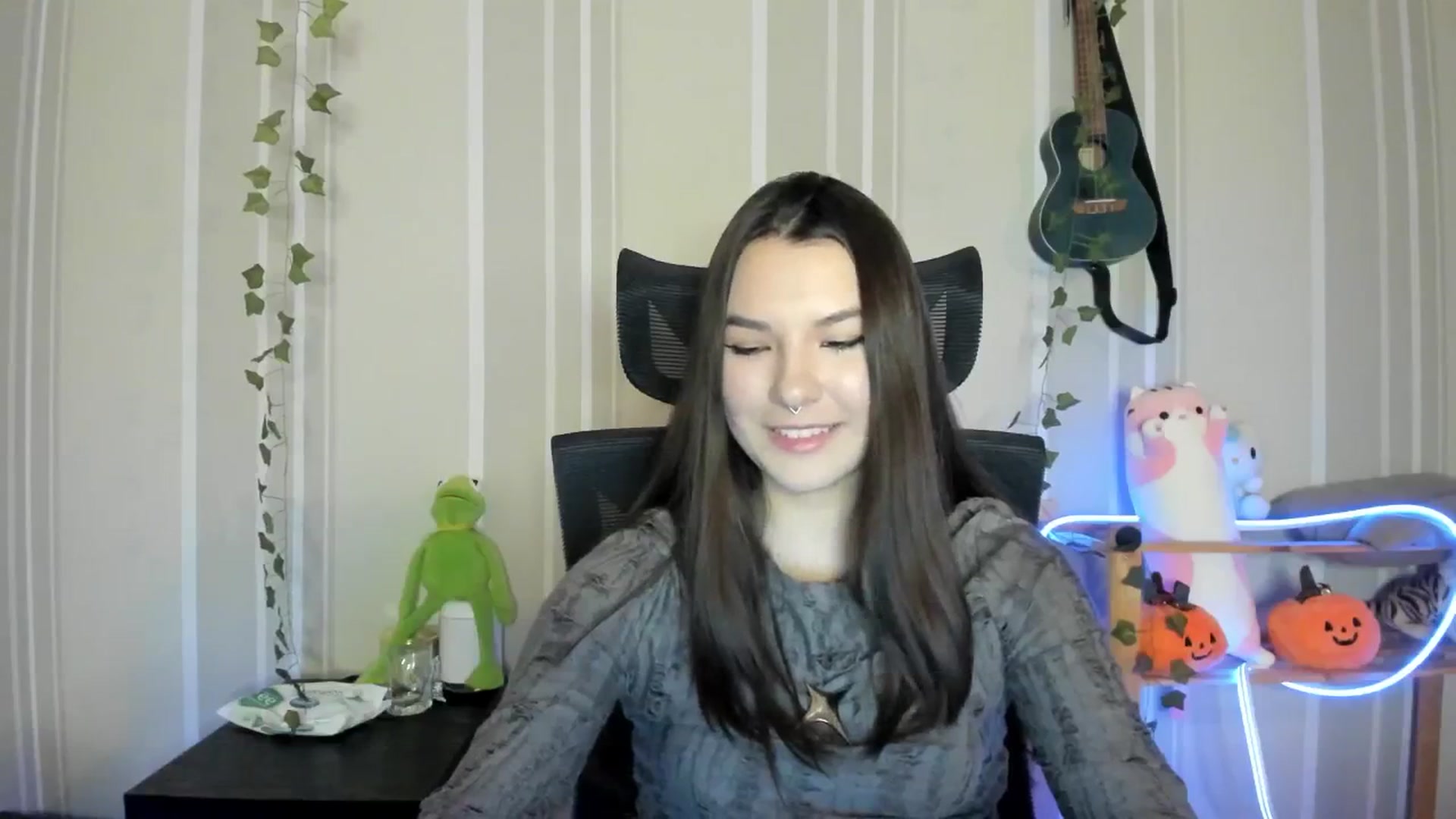 Gallery image thumbnail from AmnesiaGirl1's myfreecams stream on, 12/20/2024, 14:50 image 10 of 20