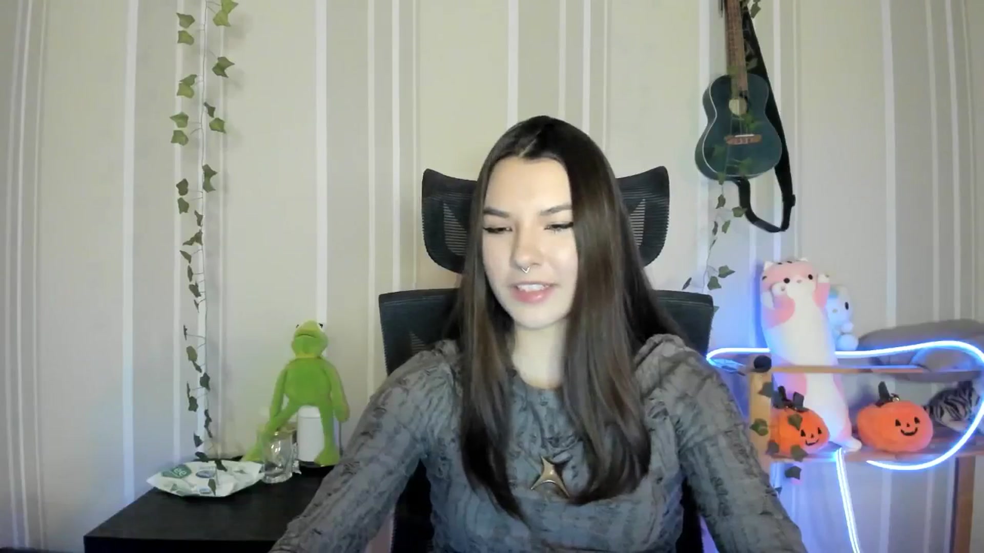 Gallery image thumbnail from AmnesiaGirl1's myfreecams stream on, 12/20/2024, 14:50 image 9 of 20