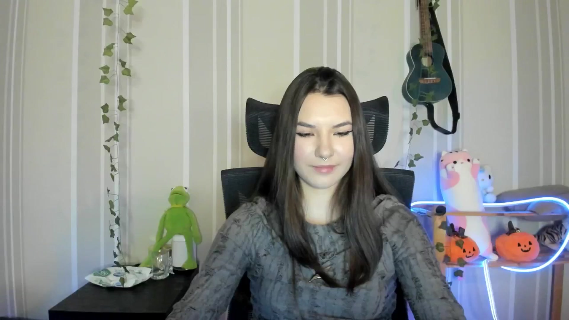 Gallery image thumbnail from AmnesiaGirl1's myfreecams stream on, 12/20/2024, 14:50 image 11 of 20