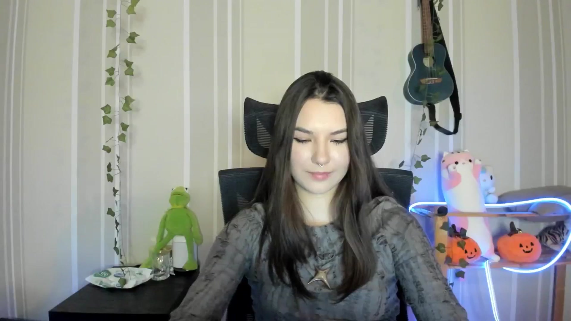 Gallery image thumbnail from AmnesiaGirl1's myfreecams stream on, 12/20/2024, 14:50 image 2 of 20