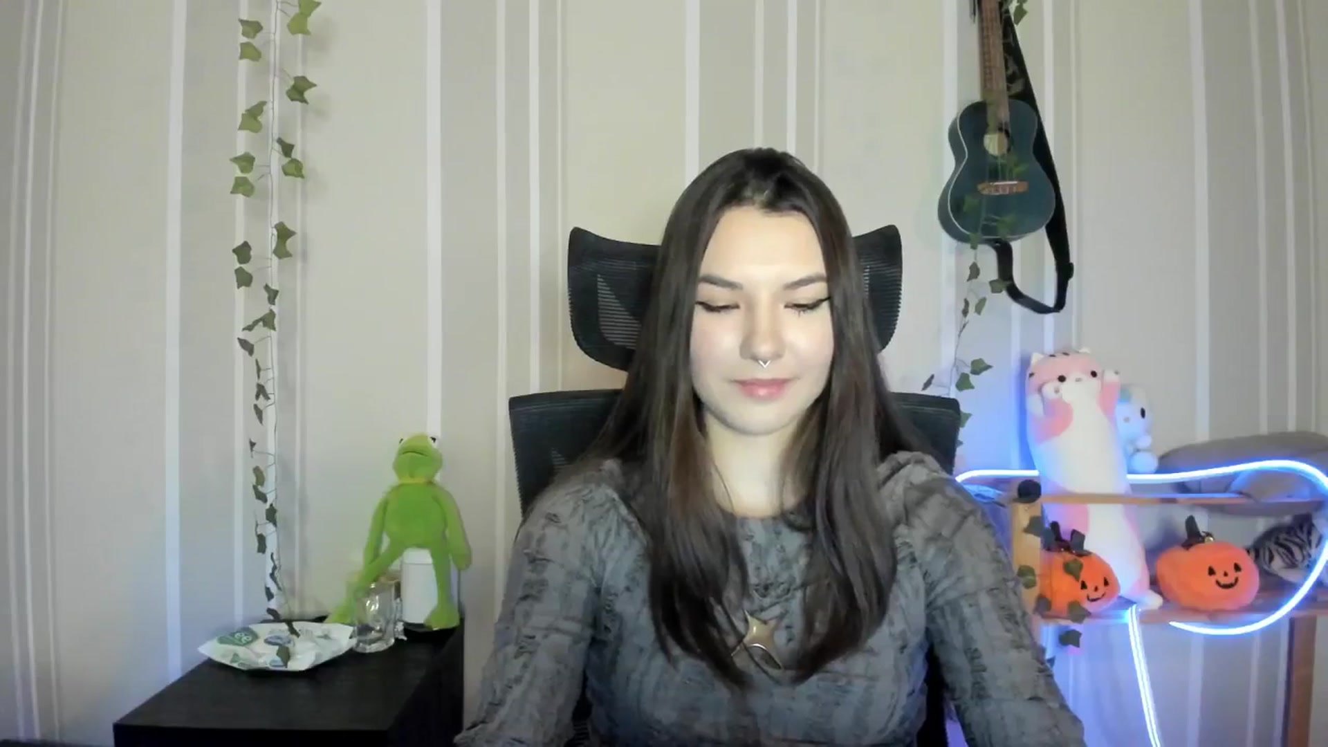 Gallery image thumbnail from AmnesiaGirl1's myfreecams stream on, 12/20/2024, 14:50 image 5 of 20