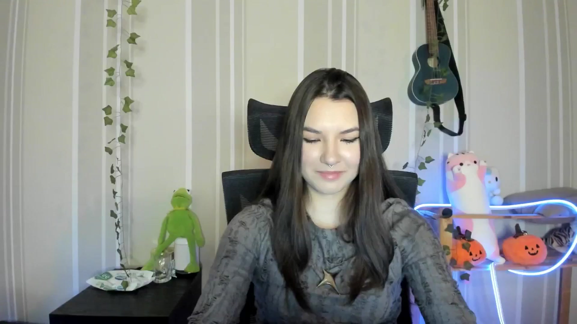 Gallery image thumbnail from AmnesiaGirl1's myfreecams stream on, 12/20/2024, 14:50 image 14 of 20