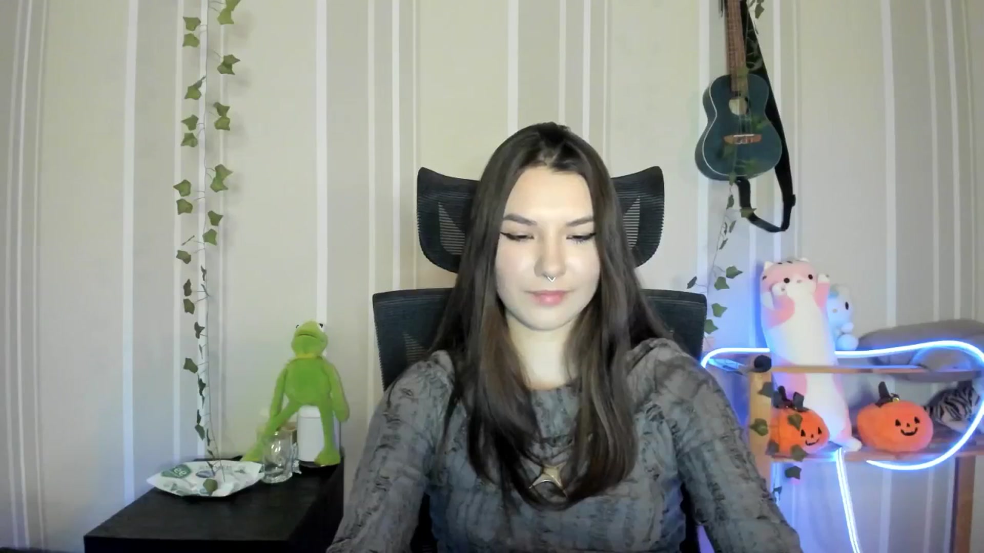Gallery image thumbnail from AmnesiaGirl1's myfreecams stream on, 12/20/2024, 14:50 image 3 of 20