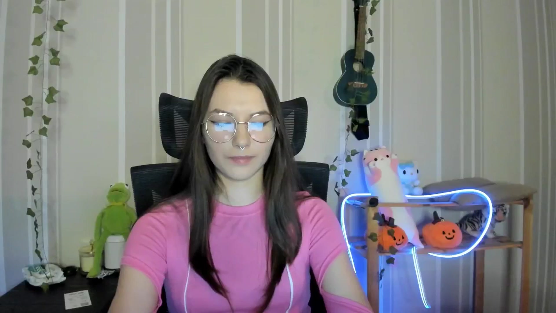 Gallery image thumbnail from AmnesiaGirl1's myfreecams stream on, 12/21/2024, 15:45 image 4 of 20
