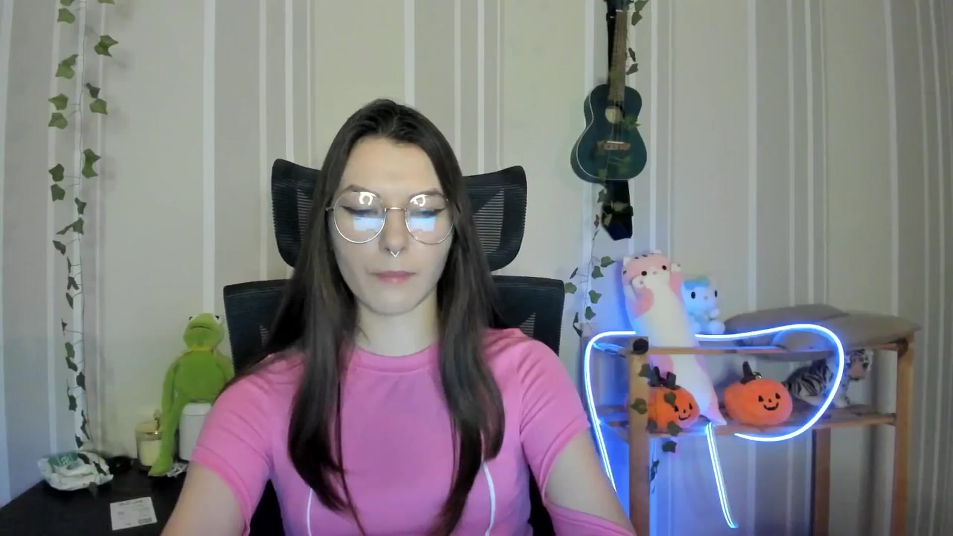 Gallery image thumbnail from AmnesiaGirl1's myfreecams stream on, 12/21/2024, 15:45 image 12 of 20