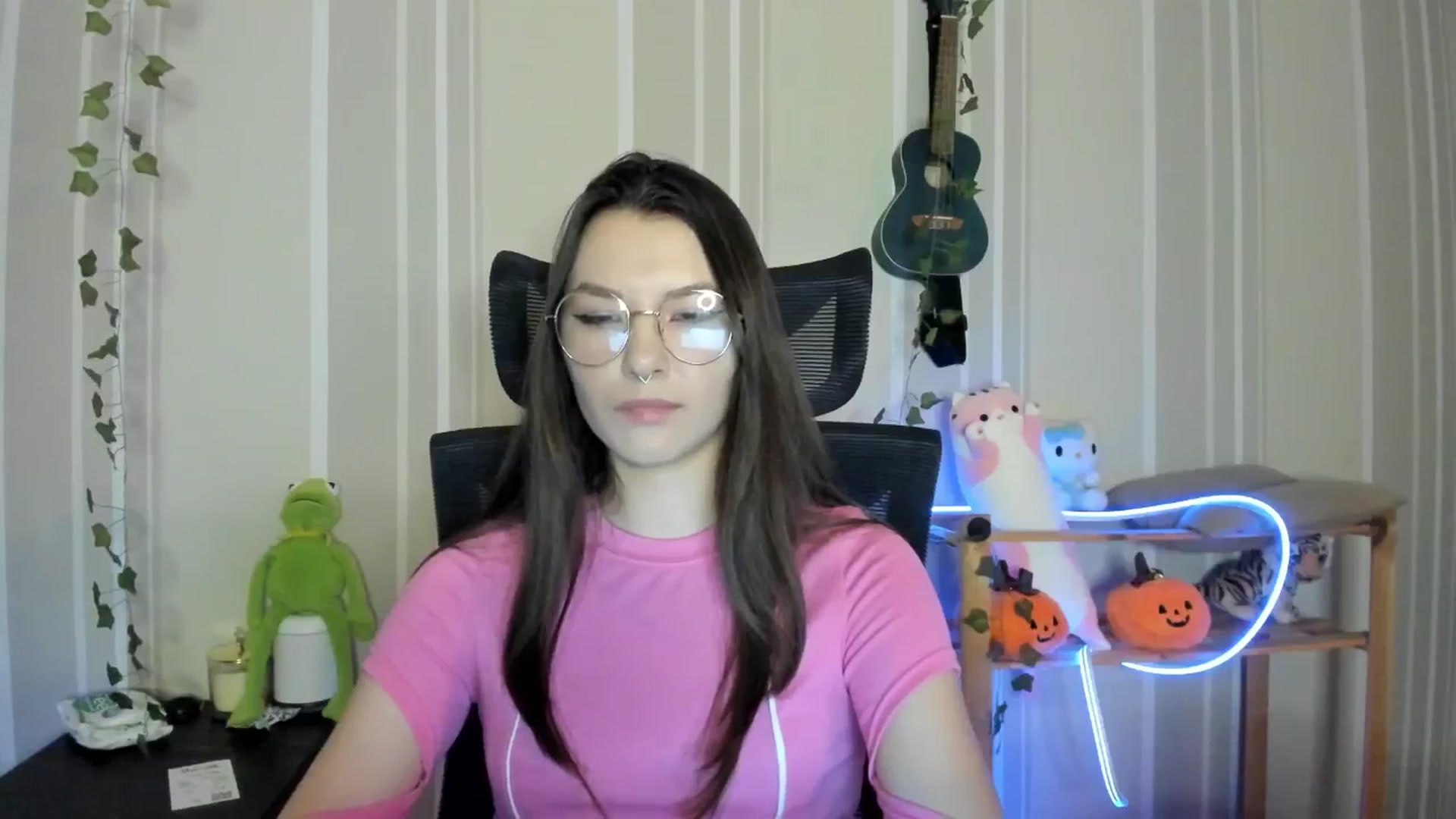 Gallery image thumbnail from AmnesiaGirl1's myfreecams stream on, 12/21/2024, 15:45 image 9 of 20