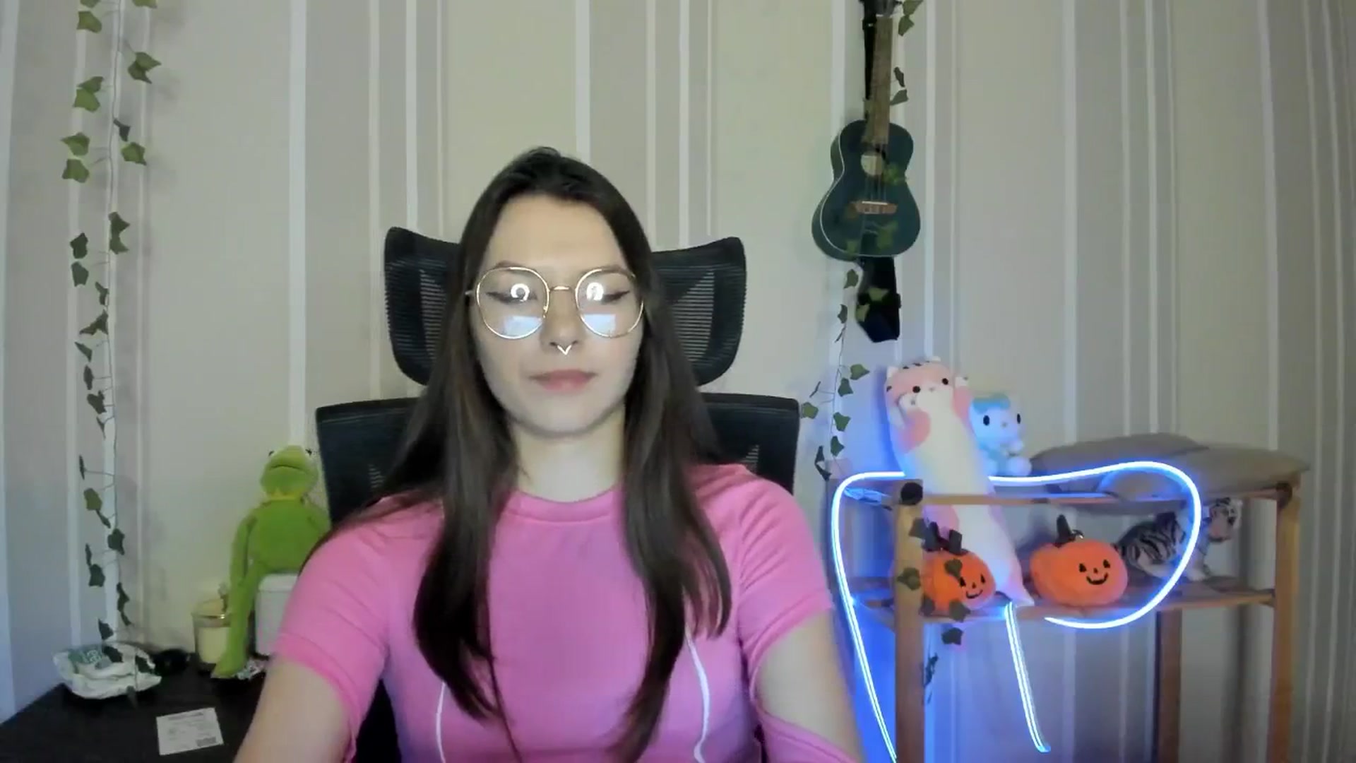 Gallery image thumbnail from AmnesiaGirl1's myfreecams stream on, 12/21/2024, 15:45 image 14 of 20
