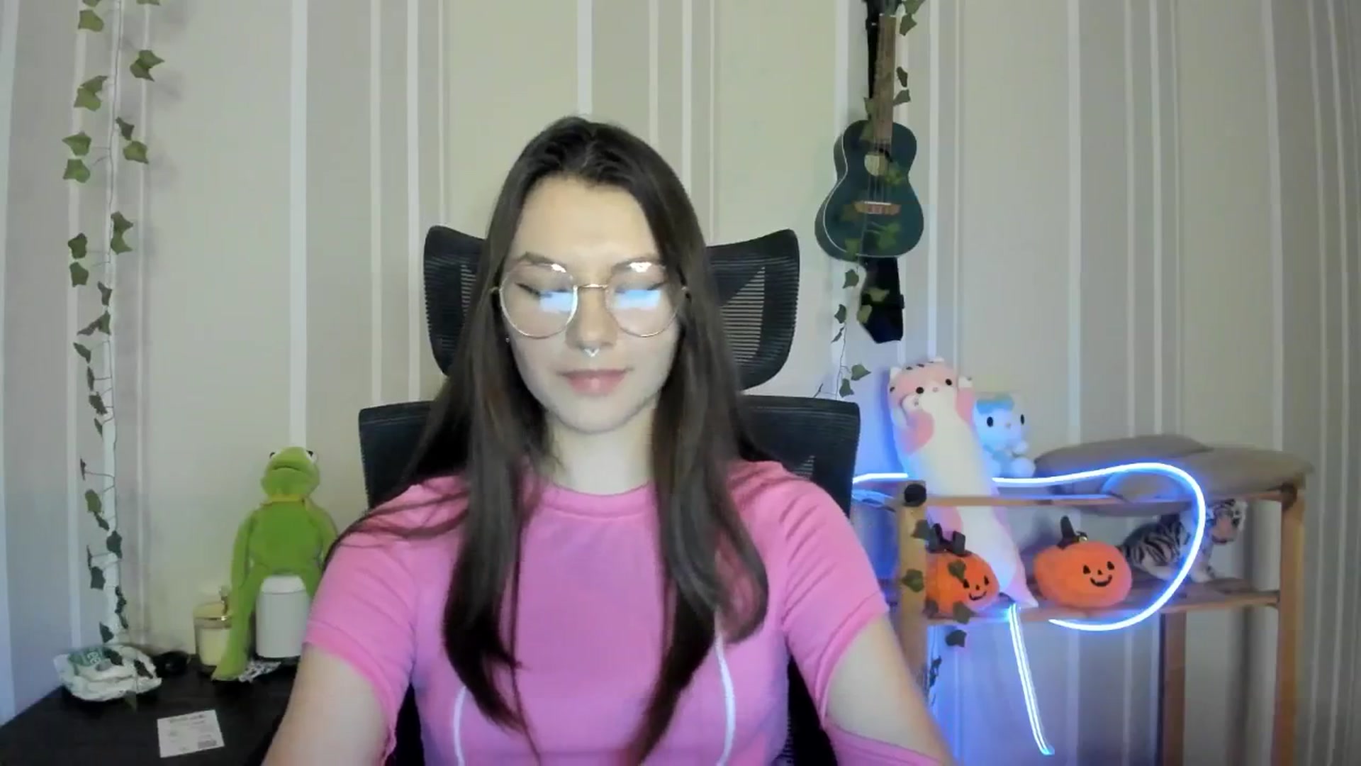 Gallery image thumbnail from AmnesiaGirl1's myfreecams stream on, 12/21/2024, 15:45 image 15 of 20