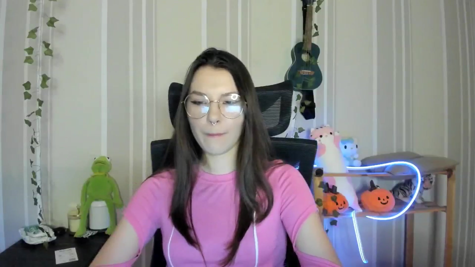 Gallery image thumbnail from AmnesiaGirl1's myfreecams stream on, 12/21/2024, 15:45 image 6 of 20