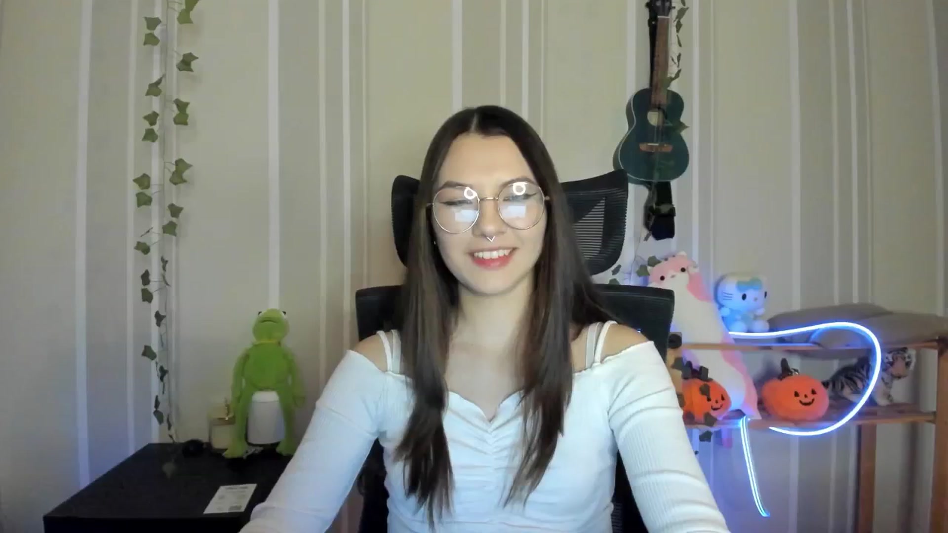 Gallery image thumbnail from AmnesiaGirl1's myfreecams stream on, 12/22/2024, 15:57 image 3 of 20