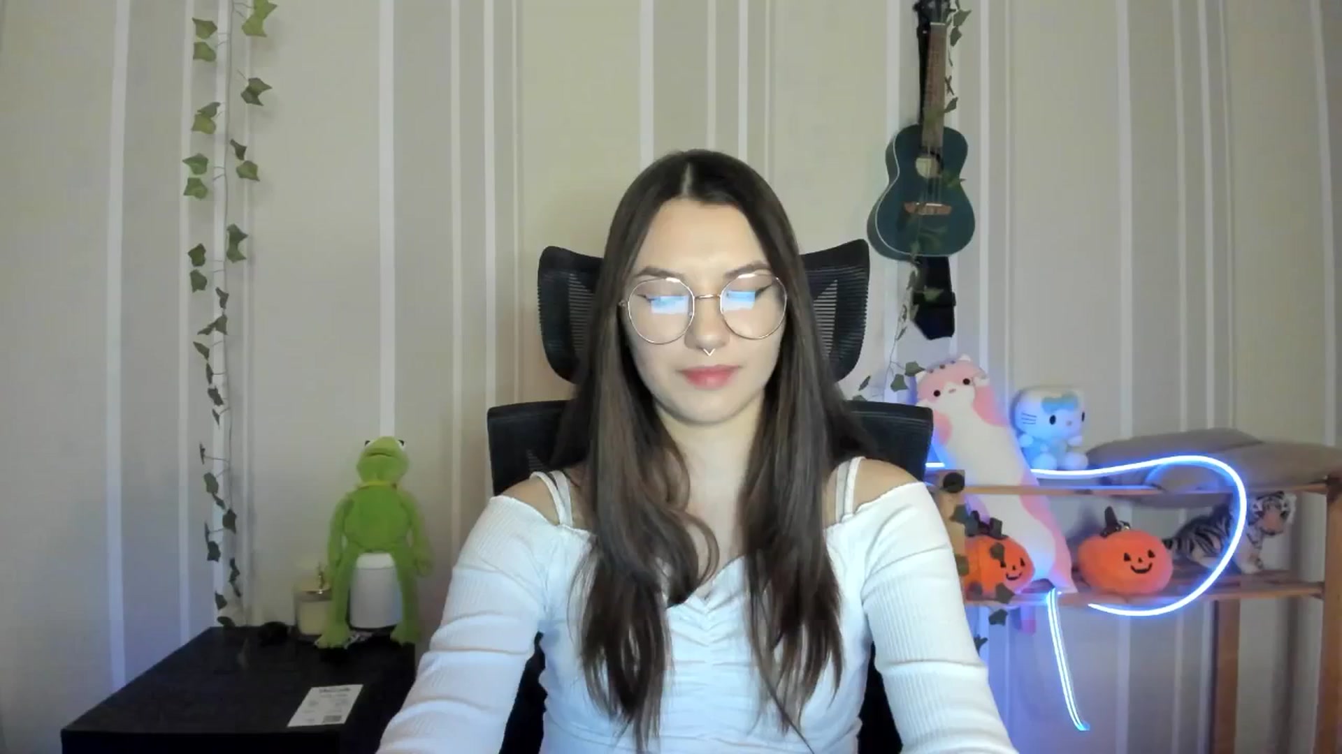 Gallery image thumbnail from AmnesiaGirl1's myfreecams stream on, 12/22/2024, 15:57 image 16 of 20