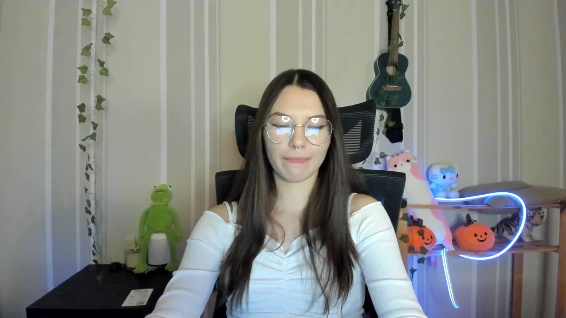 Gallery image thumbnail from AmnesiaGirl1's myfreecams stream on, 12/22/2024, 15:57 image 14 of 20