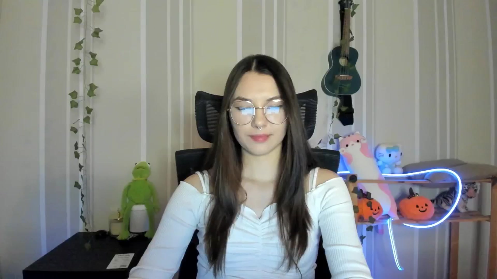 Gallery image thumbnail from AmnesiaGirl1's myfreecams stream on, 12/22/2024, 15:57 image 15 of 20