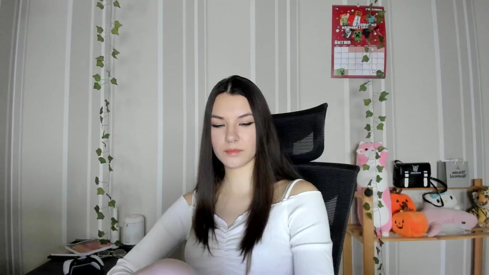 Gallery image thumbnail from AmnesiaGirl1's myfreecams stream on, 02/06/2025, 14:21 image 15 of 20