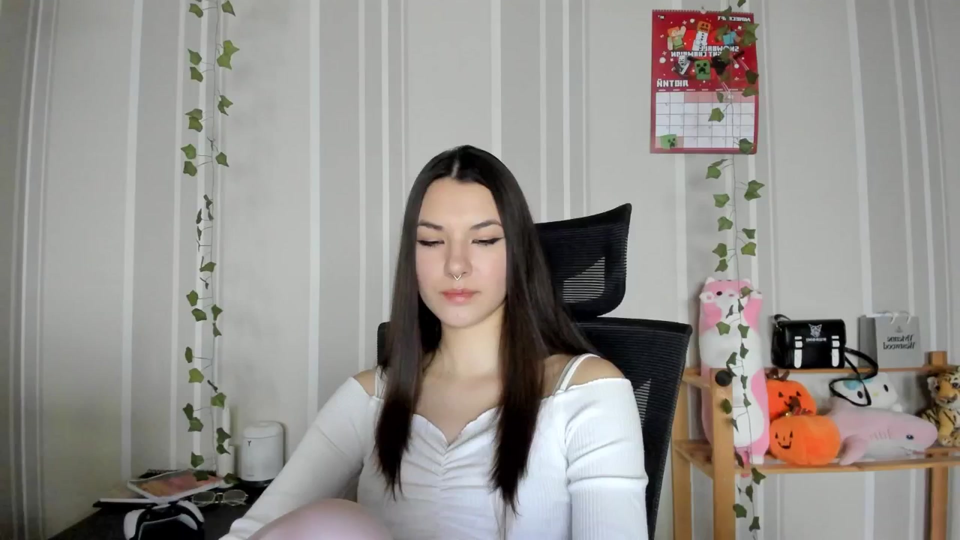 Gallery image thumbnail from AmnesiaGirl1's myfreecams stream on, 02/06/2025, 14:21 image 9 of 20