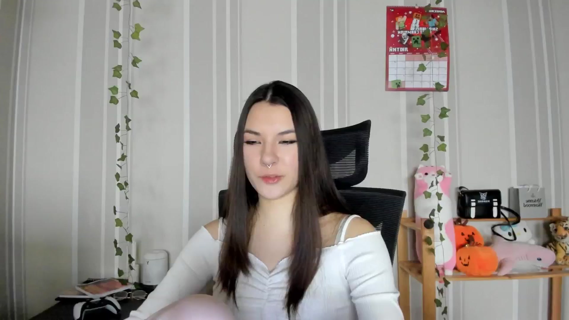 Gallery image thumbnail from AmnesiaGirl1's myfreecams stream on, 02/06/2025, 14:21 image 5 of 20
