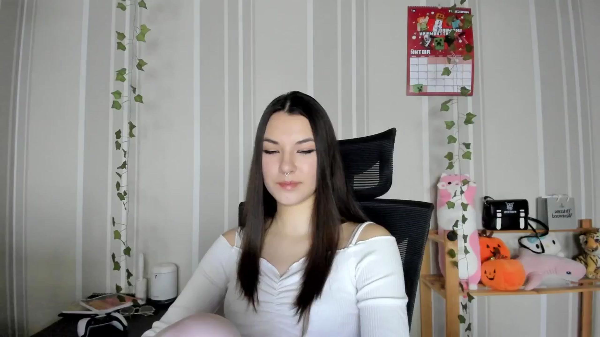 Gallery image thumbnail from AmnesiaGirl1's myfreecams stream on, 02/06/2025, 14:21 image 13 of 20