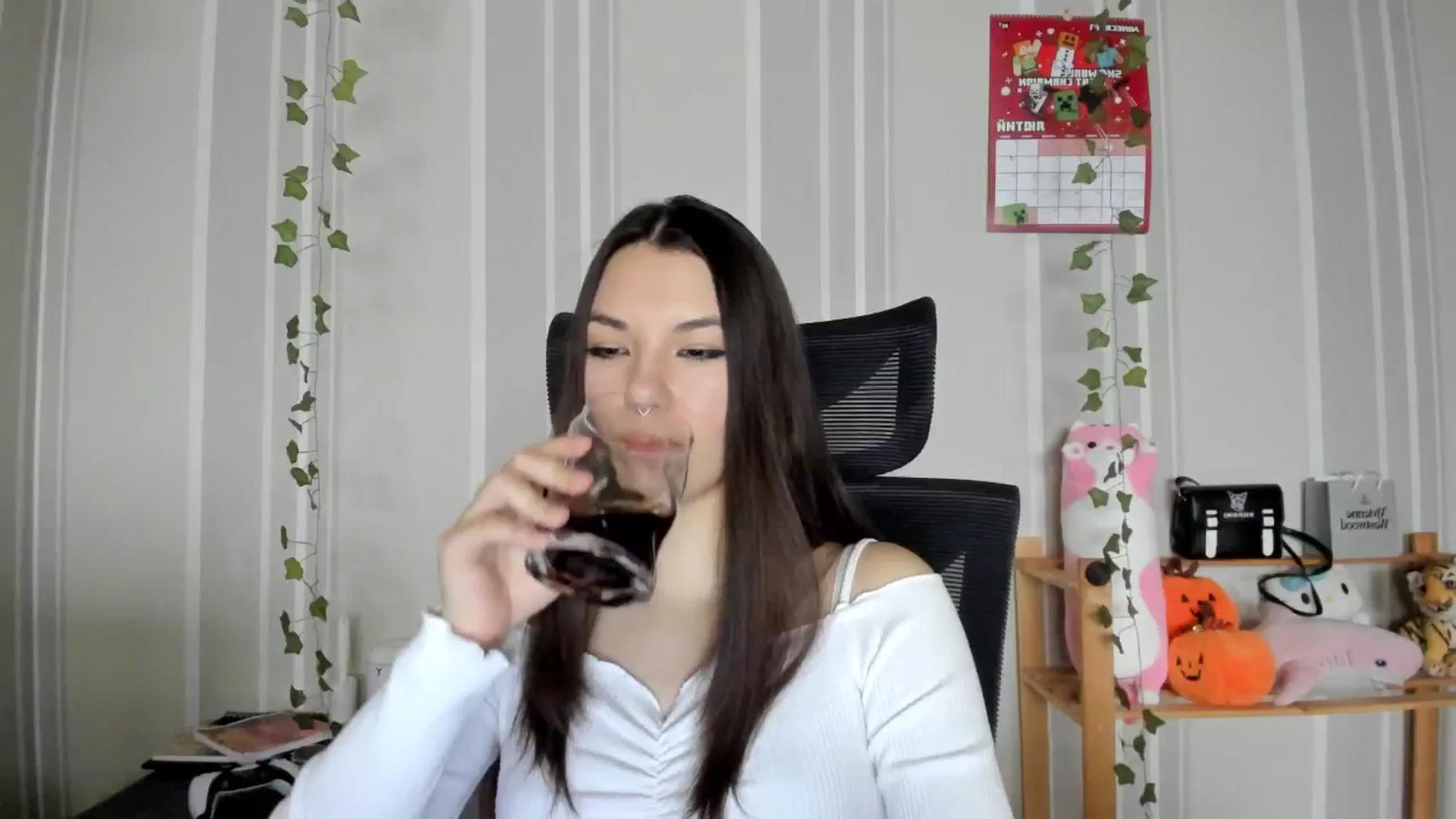 Gallery image thumbnail from AmnesiaGirl1's myfreecams stream on, 02/06/2025, 14:21 image 2 of 20