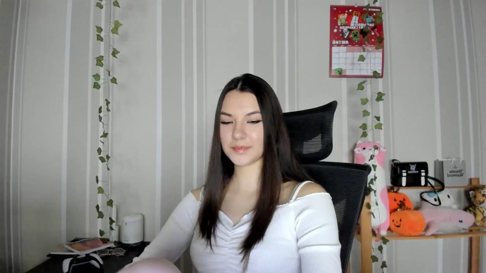 Gallery image thumbnail from AmnesiaGirl1's myfreecams stream on, 02/06/2025, 14:21 image 17 of 20