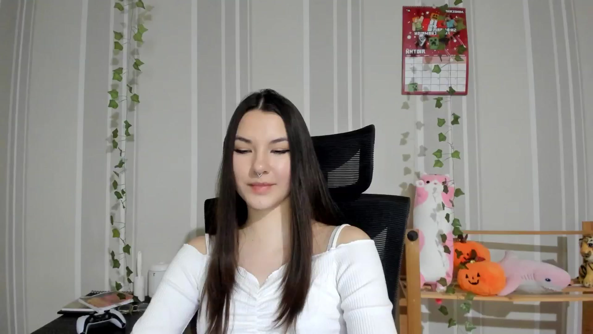 Gallery image thumbnail from AmnesiaGirl1's myfreecams stream on, 02/06/2025, 16:09 image 15 of 20