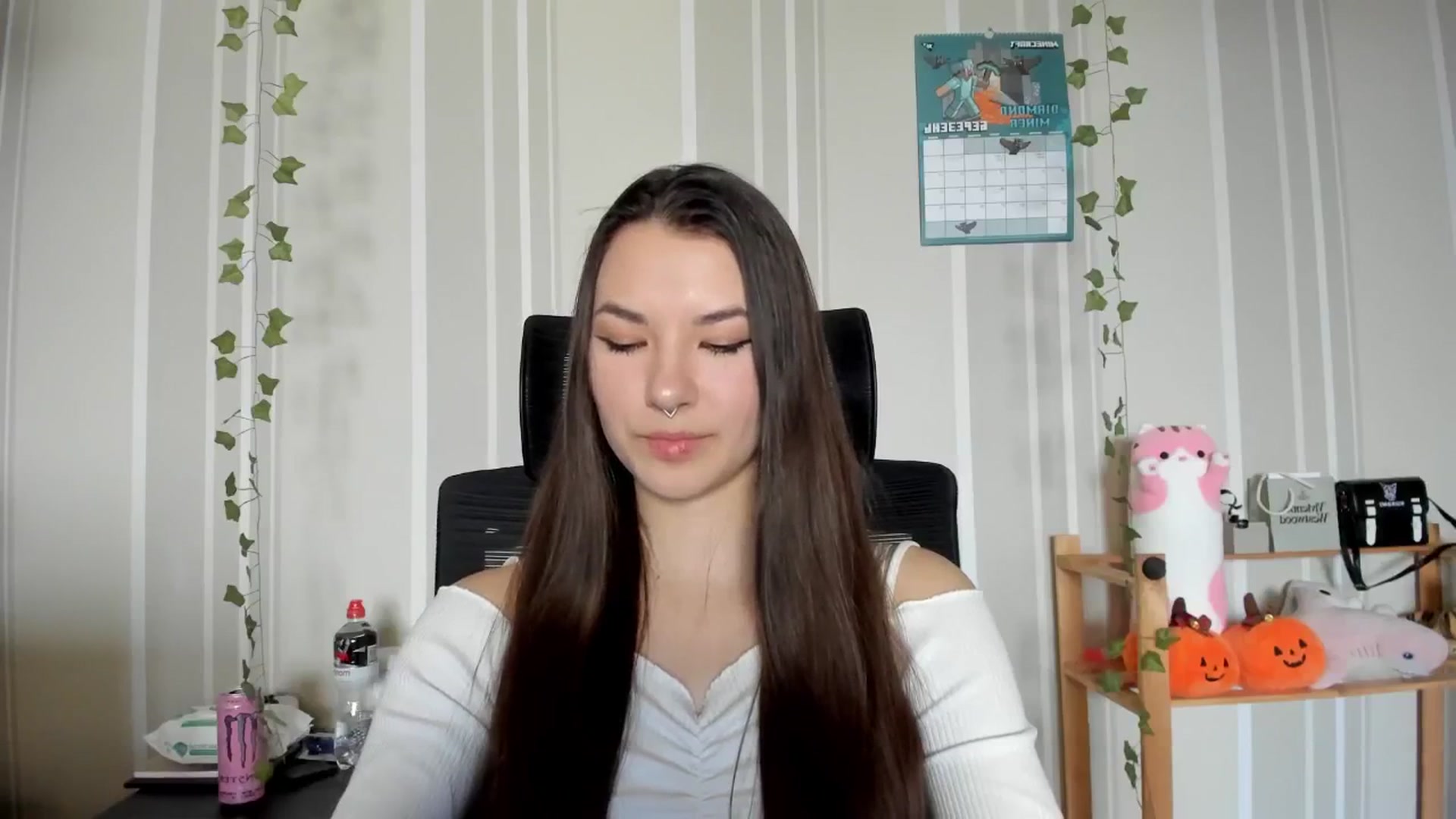 Gallery image thumbnail from AmnesiaGirl1's myfreecams stream on, 03/06/2025, 14:20 image 15 of 20