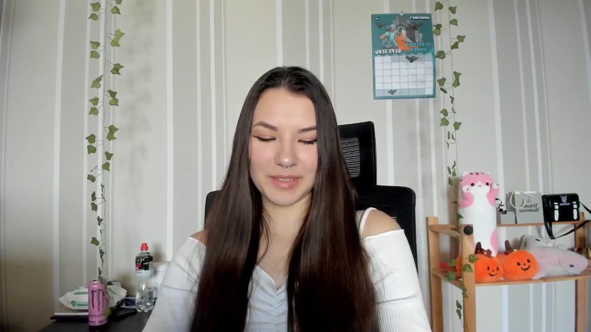 Gallery image thumbnail from AmnesiaGirl1's myfreecams stream on, 03/06/2025, 14:20 image 14 of 20