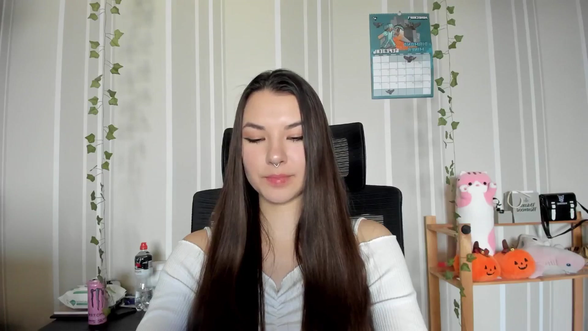 Gallery image thumbnail from AmnesiaGirl1's myfreecams stream on, 03/06/2025, 14:52 image 10 of 20