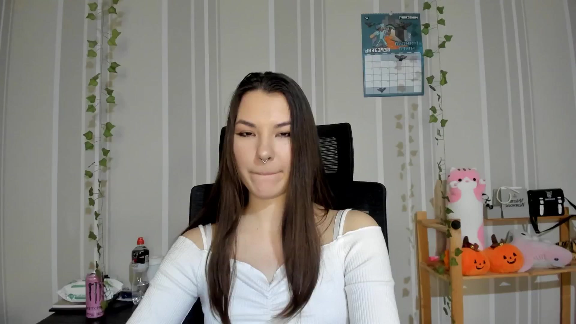 Gallery image thumbnail from AmnesiaGirl1's myfreecams stream on, 03/06/2025, 17:23 image 9 of 20