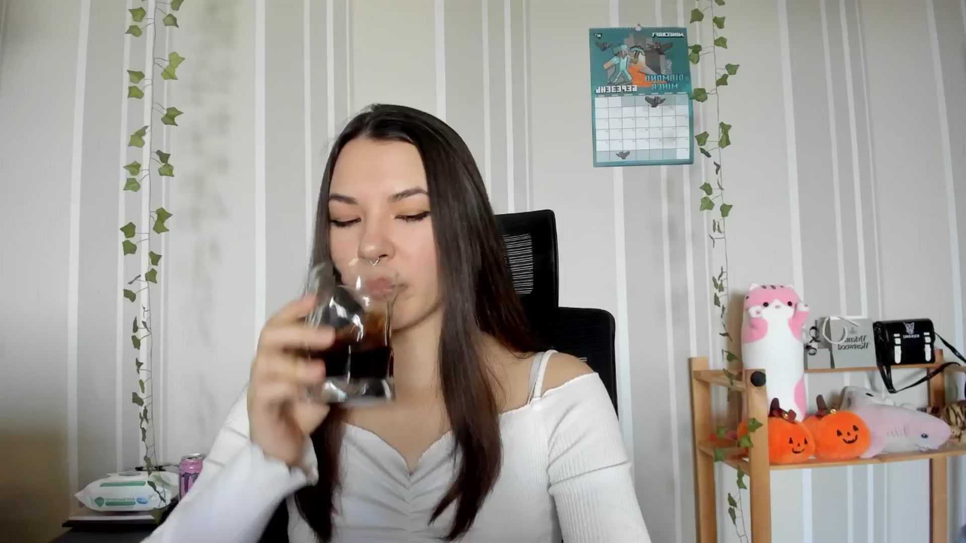 Gallery image thumbnail from AmnesiaGirl1's myfreecams stream on, 03/07/2025, 13:18 image 6 of 20