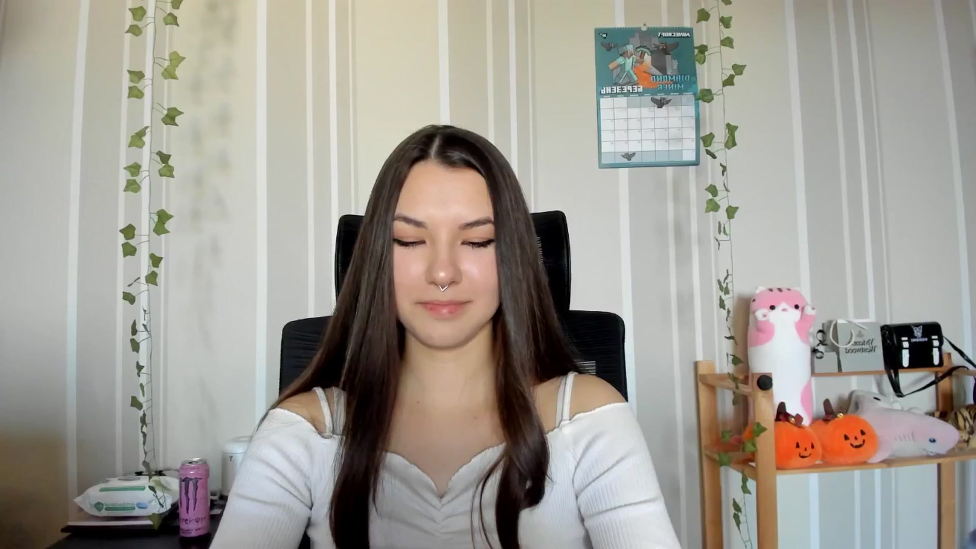 Gallery image thumbnail from AmnesiaGirl1's myfreecams stream on, 03/07/2025, 14:38 image 9 of 20