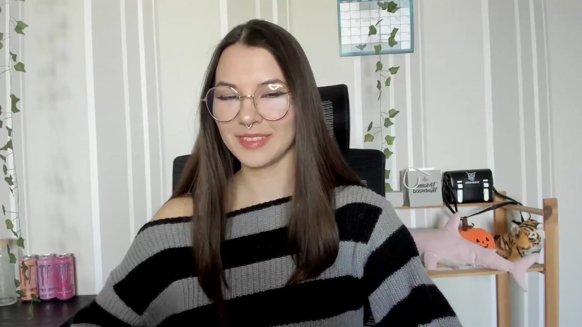 Gallery image thumbnail from AmnesiaGirl1's myfreecams stream on, 03/20/2025, 14:05 image 5 of 20