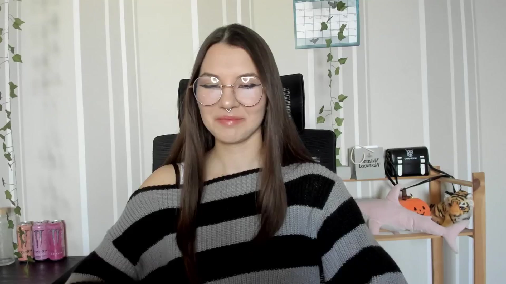 Gallery image thumbnail from AmnesiaGirl1's myfreecams stream on, 03/20/2025, 14:05 image 12 of 20