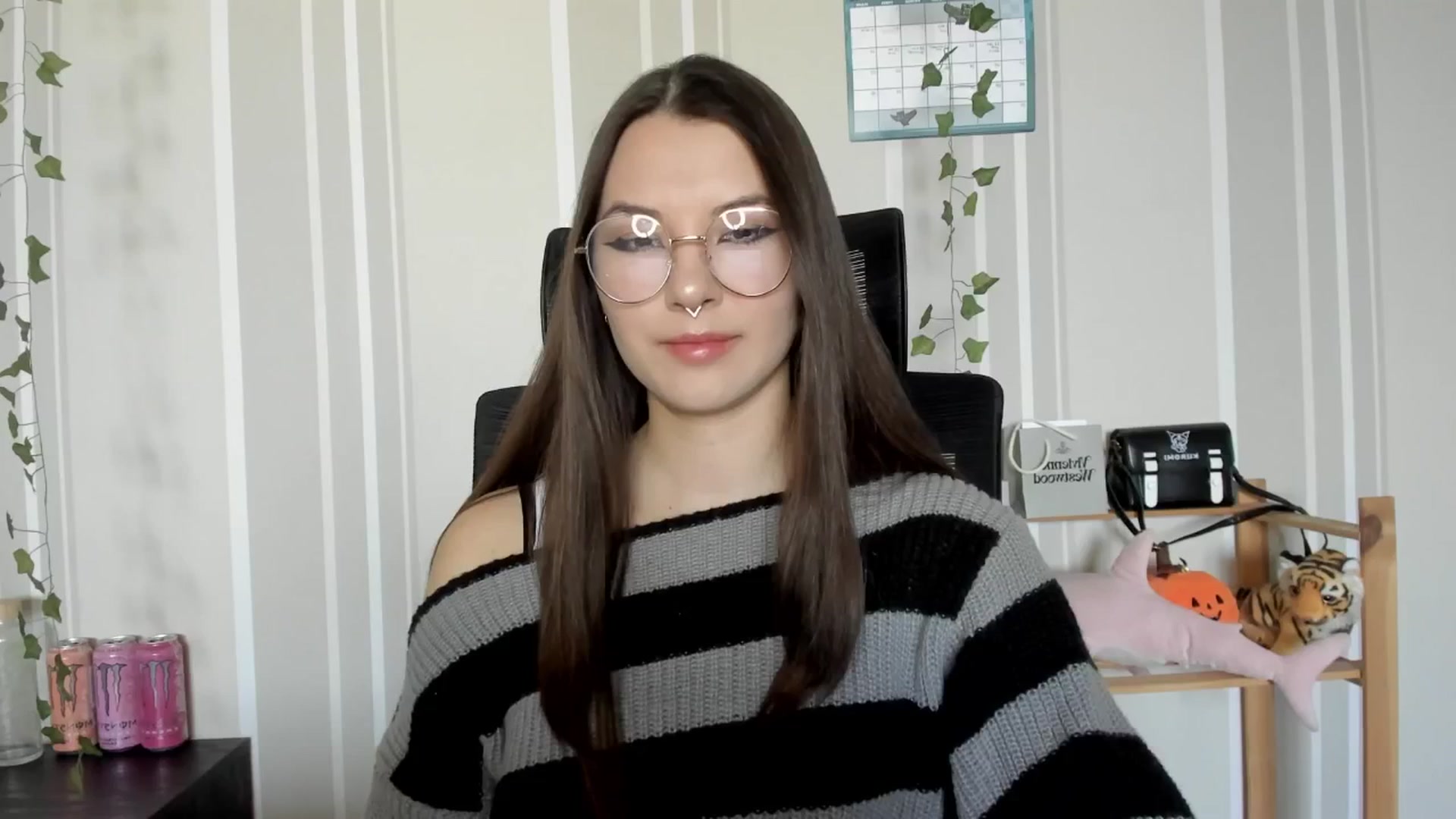 Gallery image thumbnail from AmnesiaGirl1's myfreecams stream on, 03/20/2025, 14:05 image 8 of 20