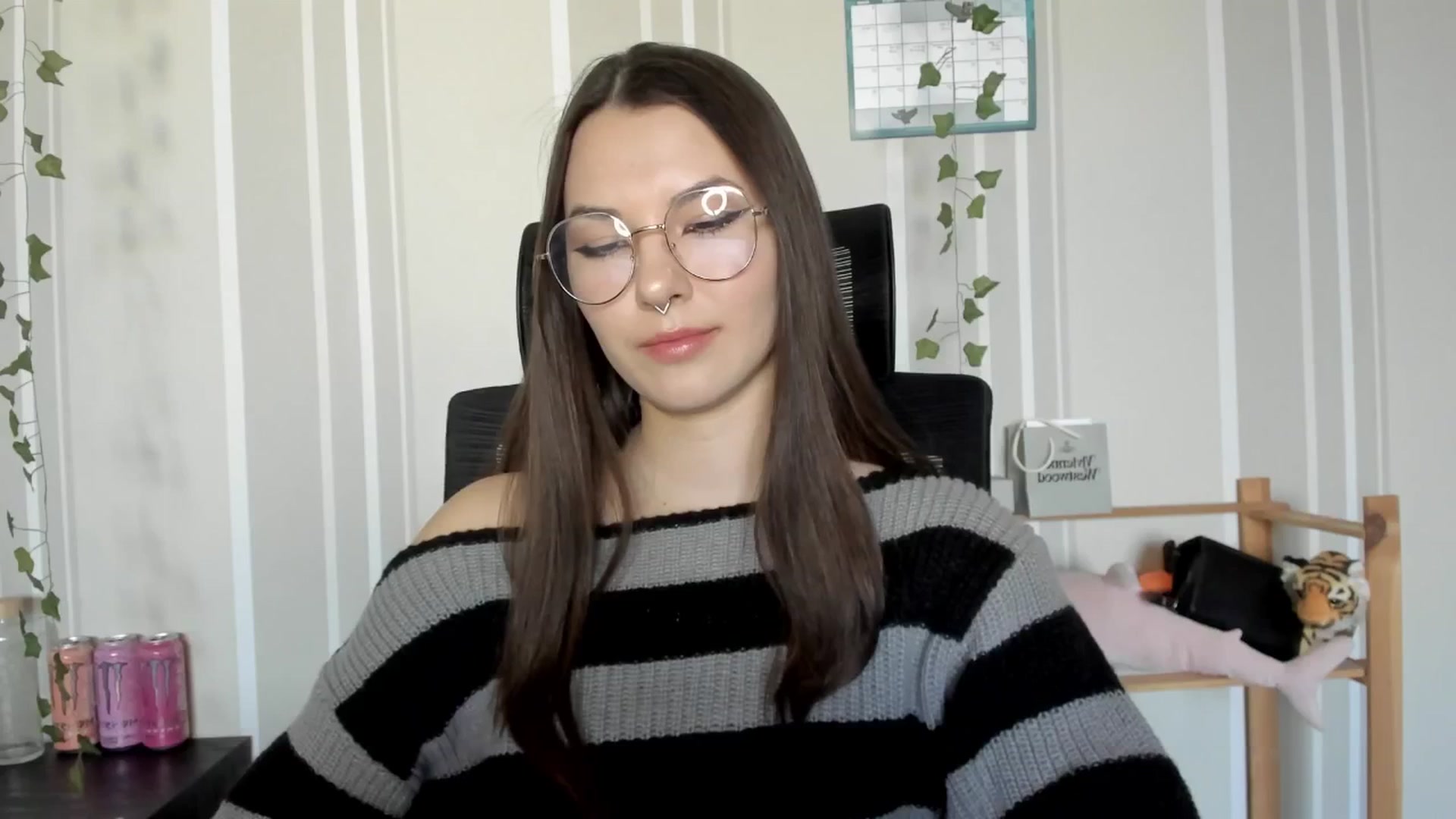Gallery image thumbnail from AmnesiaGirl1's myfreecams stream on, 03/20/2025, 14:59 image 7 of 20