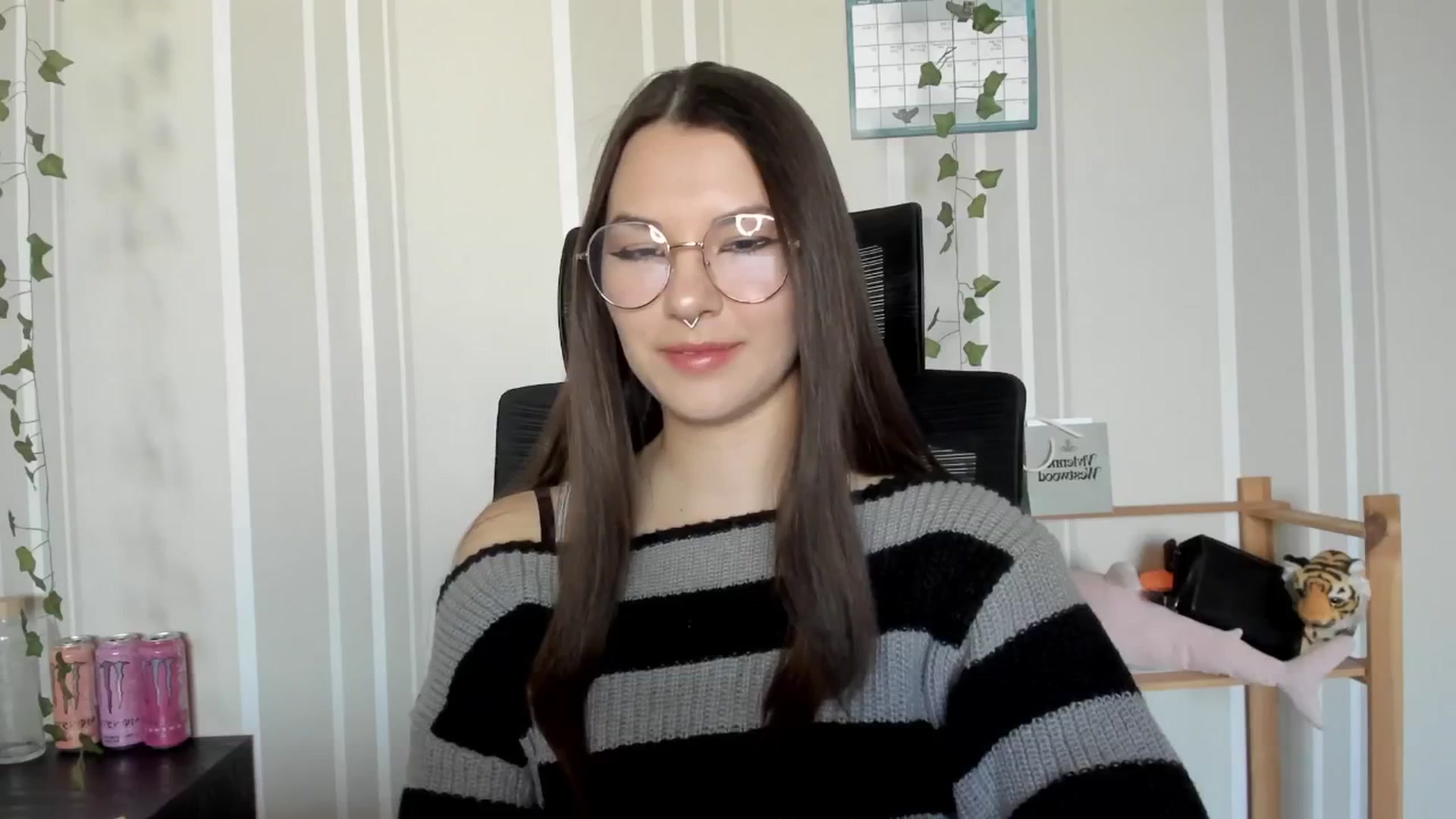 Gallery image thumbnail from AmnesiaGirl1's myfreecams stream on, 03/20/2025, 14:59 image 6 of 20