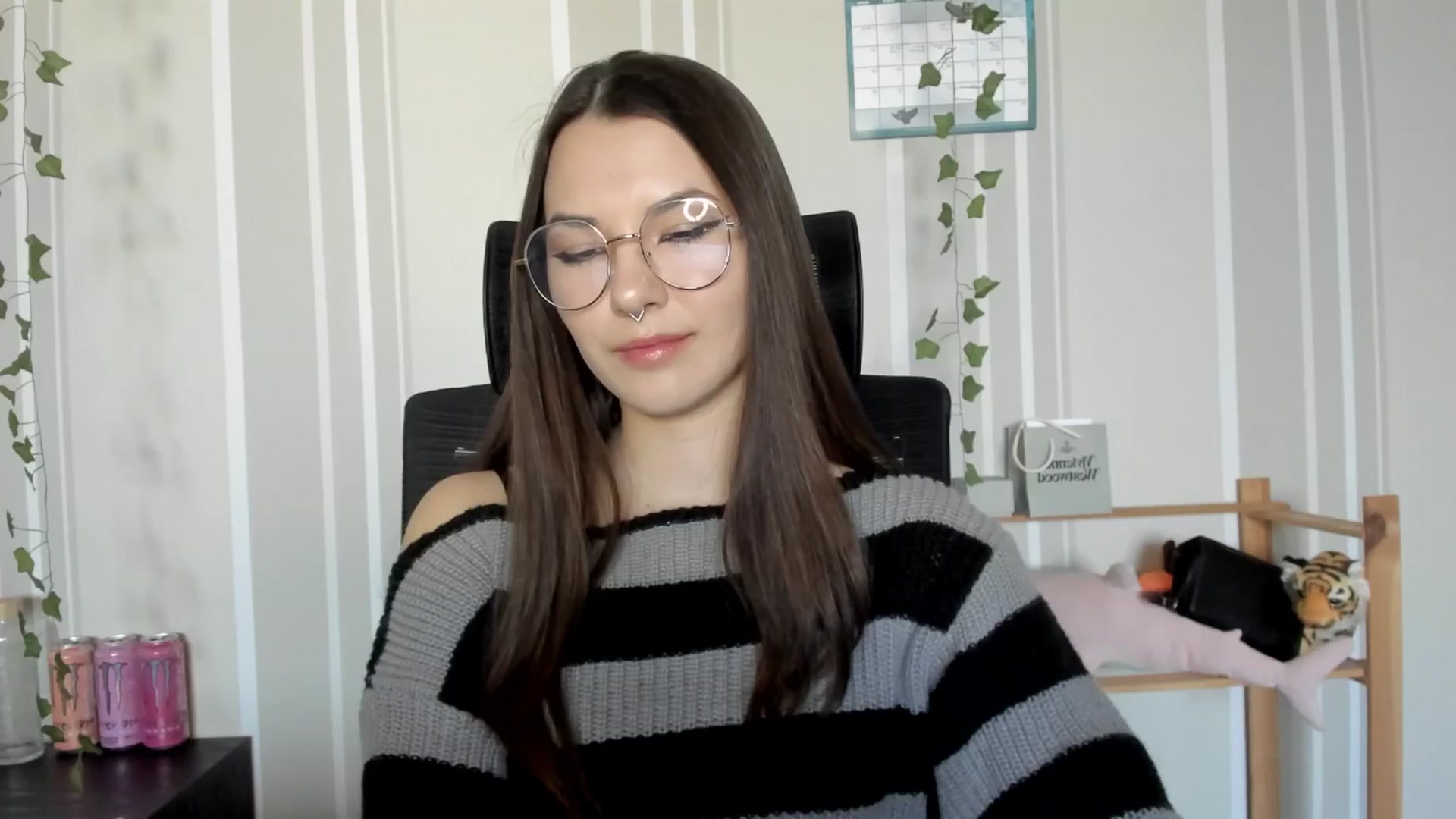 Gallery image thumbnail from AmnesiaGirl1's myfreecams stream on, 03/20/2025, 14:59 image 8 of 20