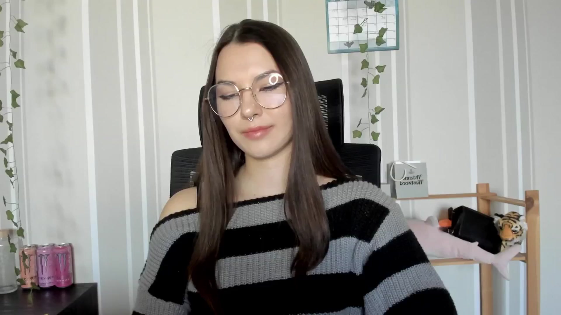 Gallery image thumbnail from AmnesiaGirl1's myfreecams stream on, 03/20/2025, 14:59 image 12 of 20